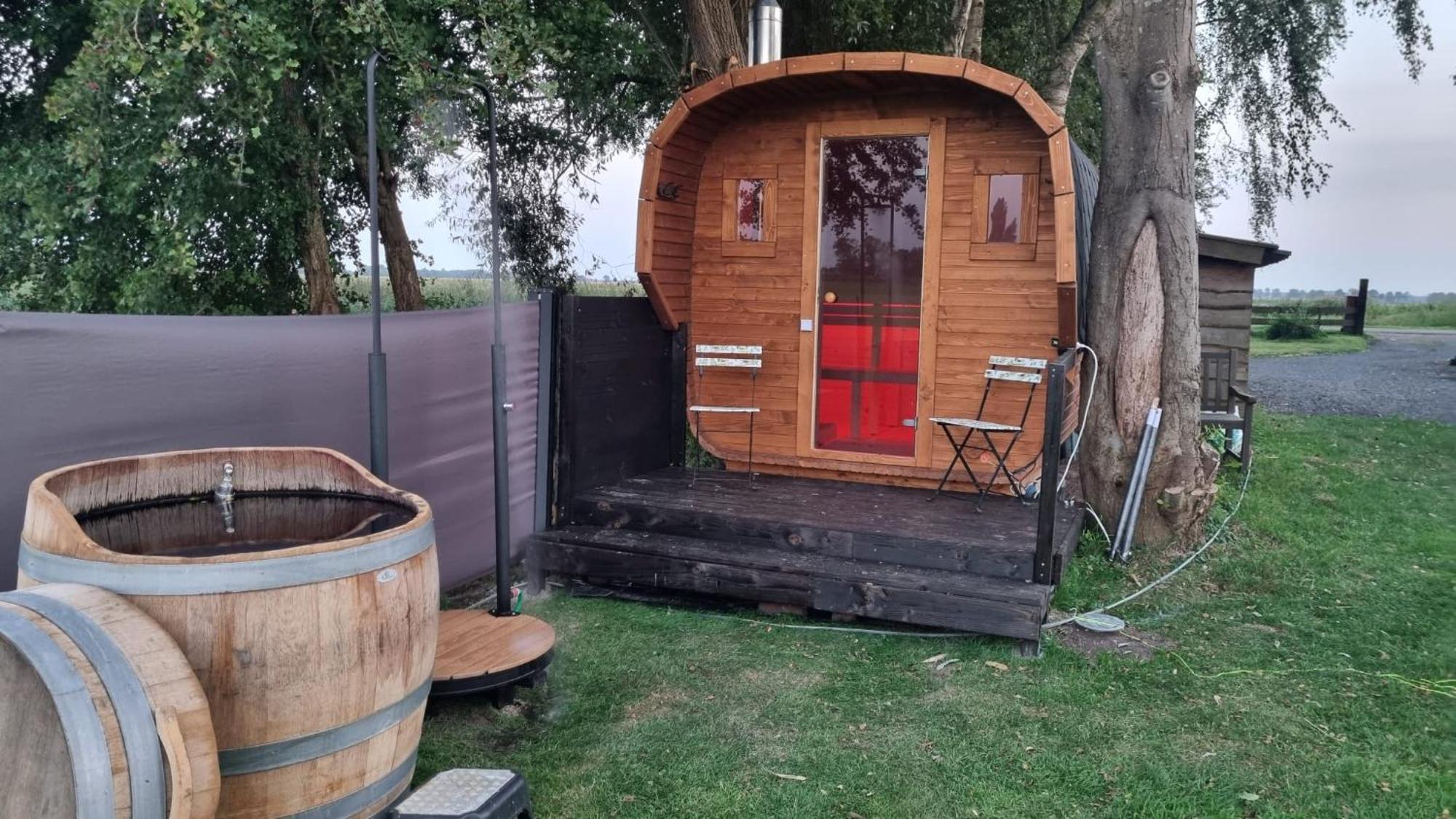 Vila Slapen Bij Bonanza Bantega Exteriér fotografie